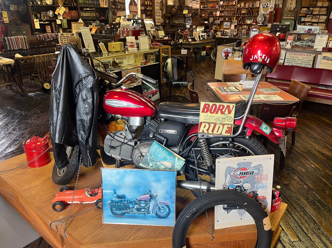 Jerry's Classic Cars and Collectibles Museum景点图片