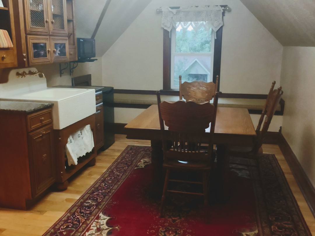 Bed & Breakfast on Broadway主图