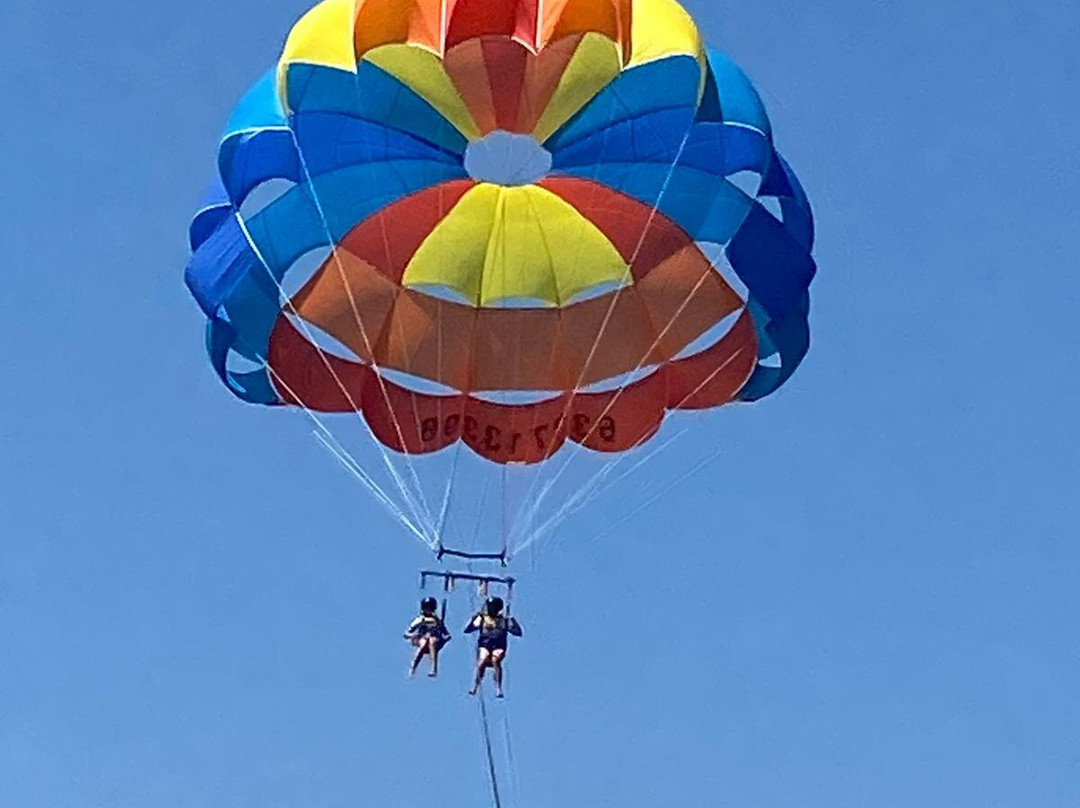 Laucala - Parasailing en Garrucha景点图片