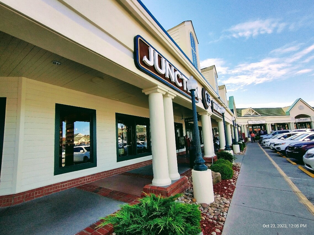 Junction 35 Spirits, Tanger Location-塞维尔维尔必去景点