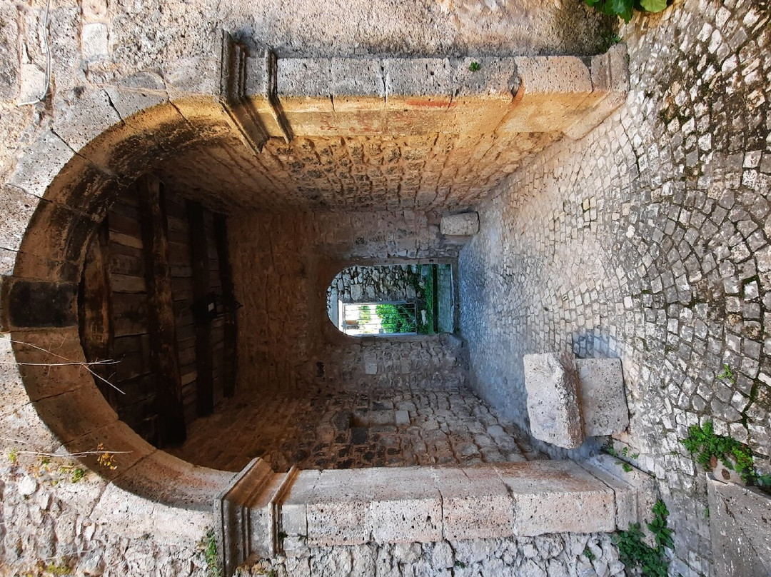 Portale dei Tolomei景点图片