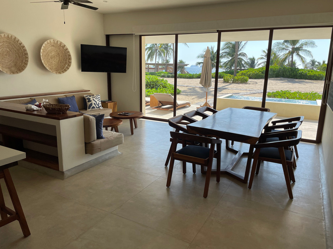 Marea Beachfront Villas主图