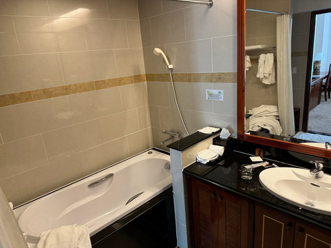 新山一西贡酒店主图