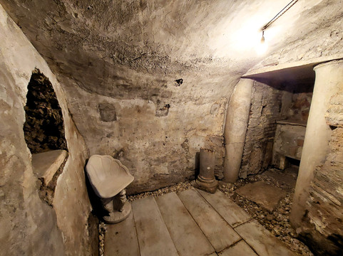 Chiesa dei Santi Abbondio e Abbondanzio-Rignano Flaminio必去景点