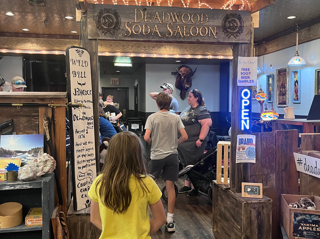 Miss Kitty's Mercantile-戴德伍德必去景点