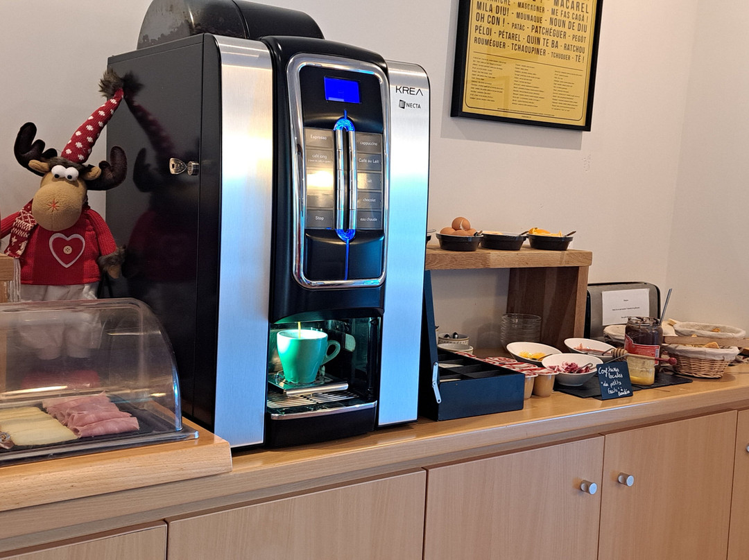 小木屋酒店主图