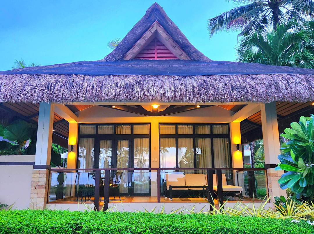 亚罗纳海滩赫纳度假酒店主图