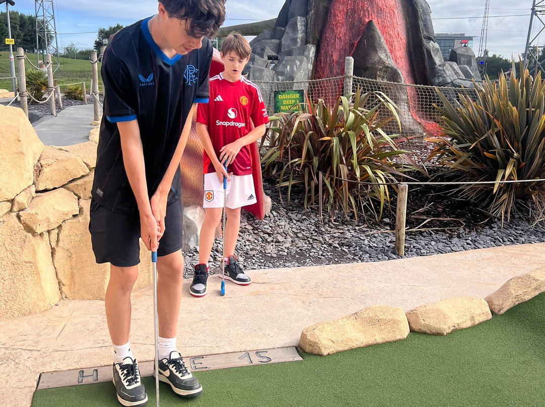 Dino Falls Adventure Golf景点图片