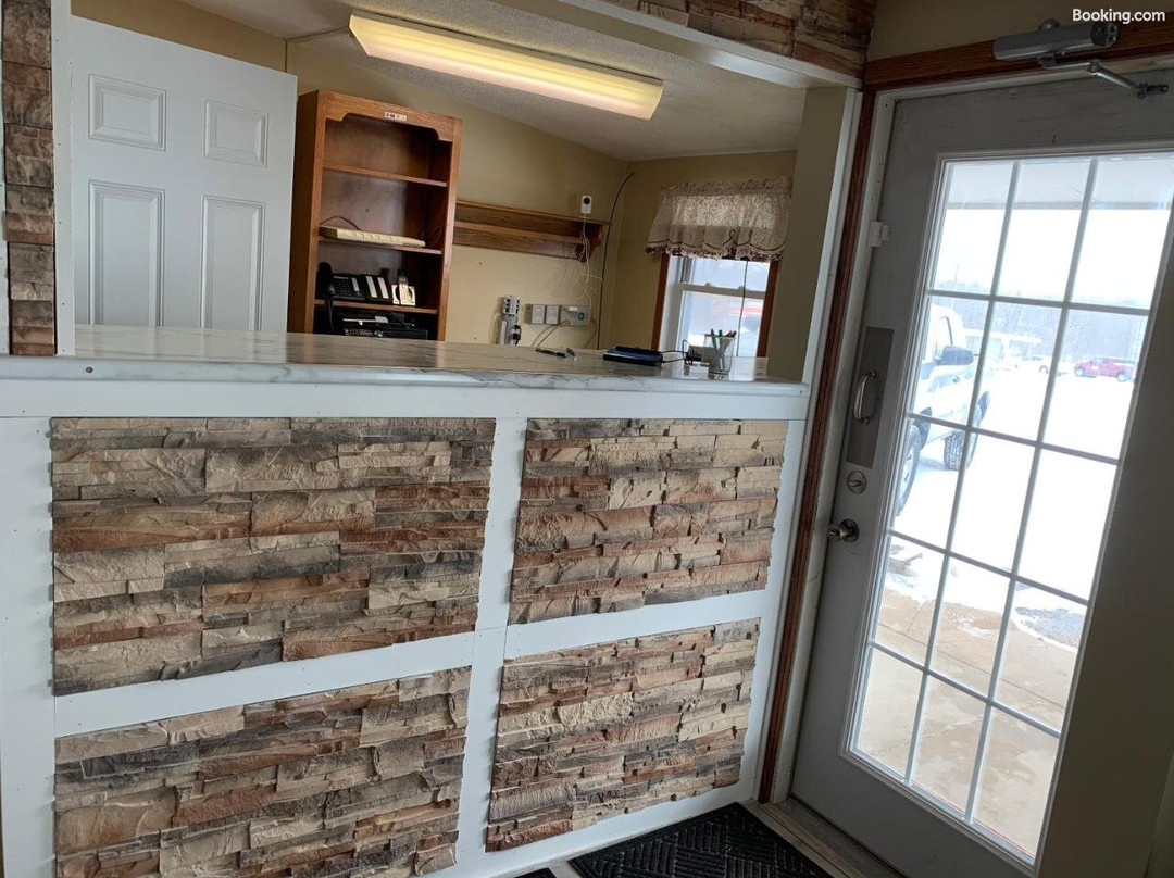 Hometown Inn-Charles City主图