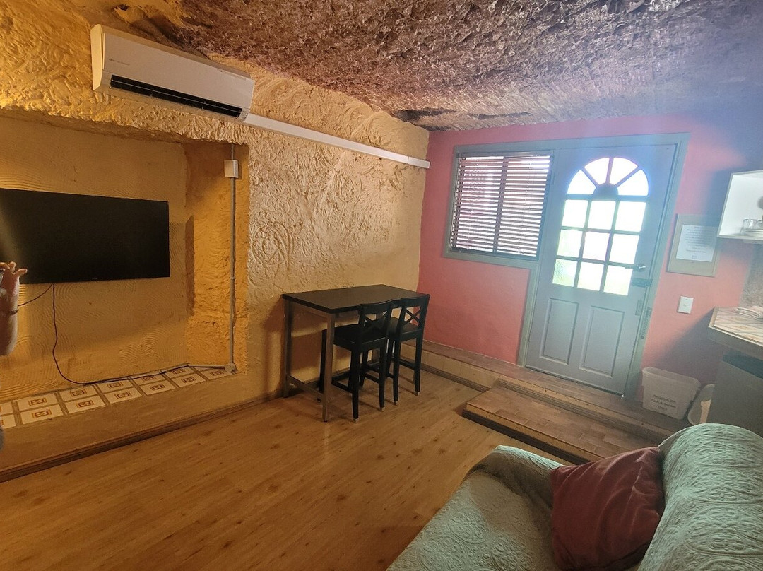 The Underground Motel主图