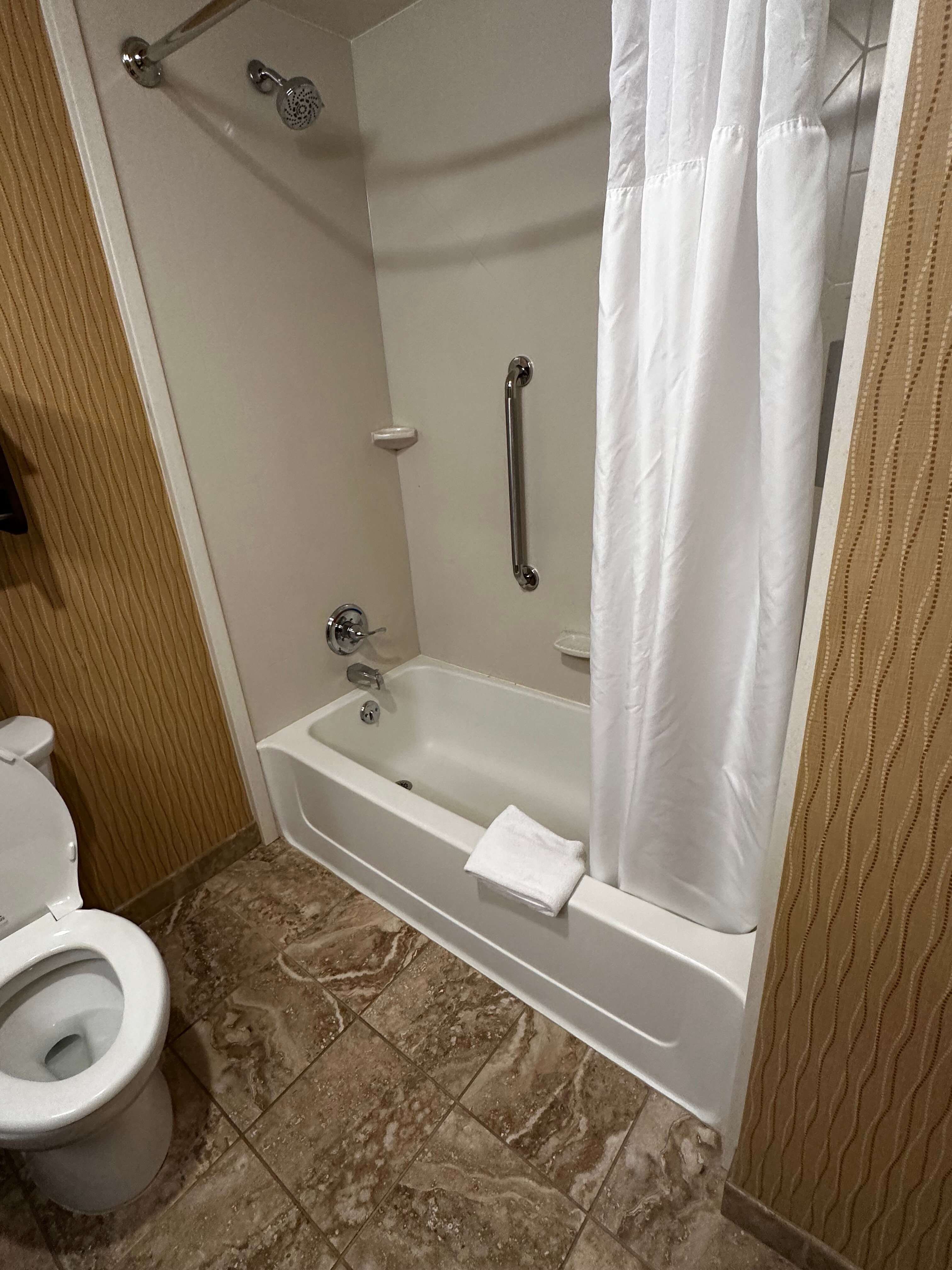 Hampton Inn & Suites Rochester/Henrietta-浴室