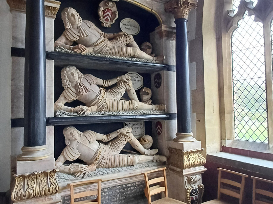 St Mary's Church-Swinbrook必去景点