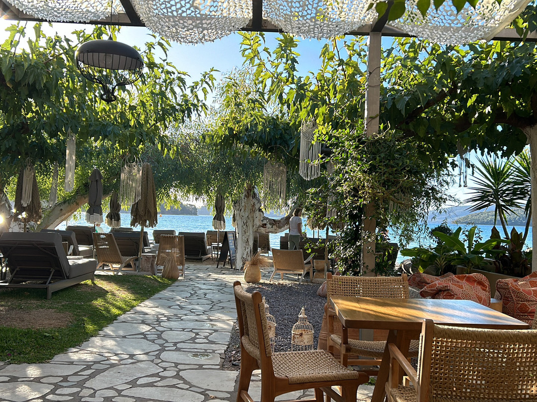 Eva Beach Hotel主图