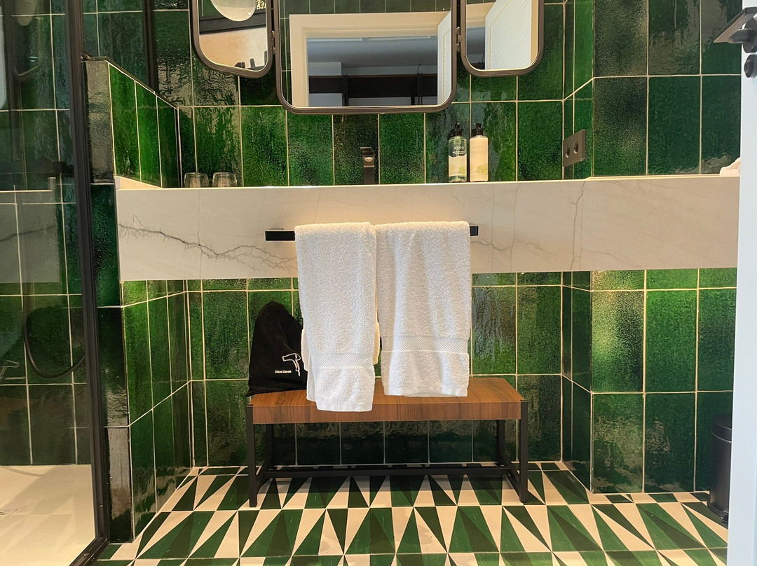 Hotel Tres Reyes San Sebastian主图