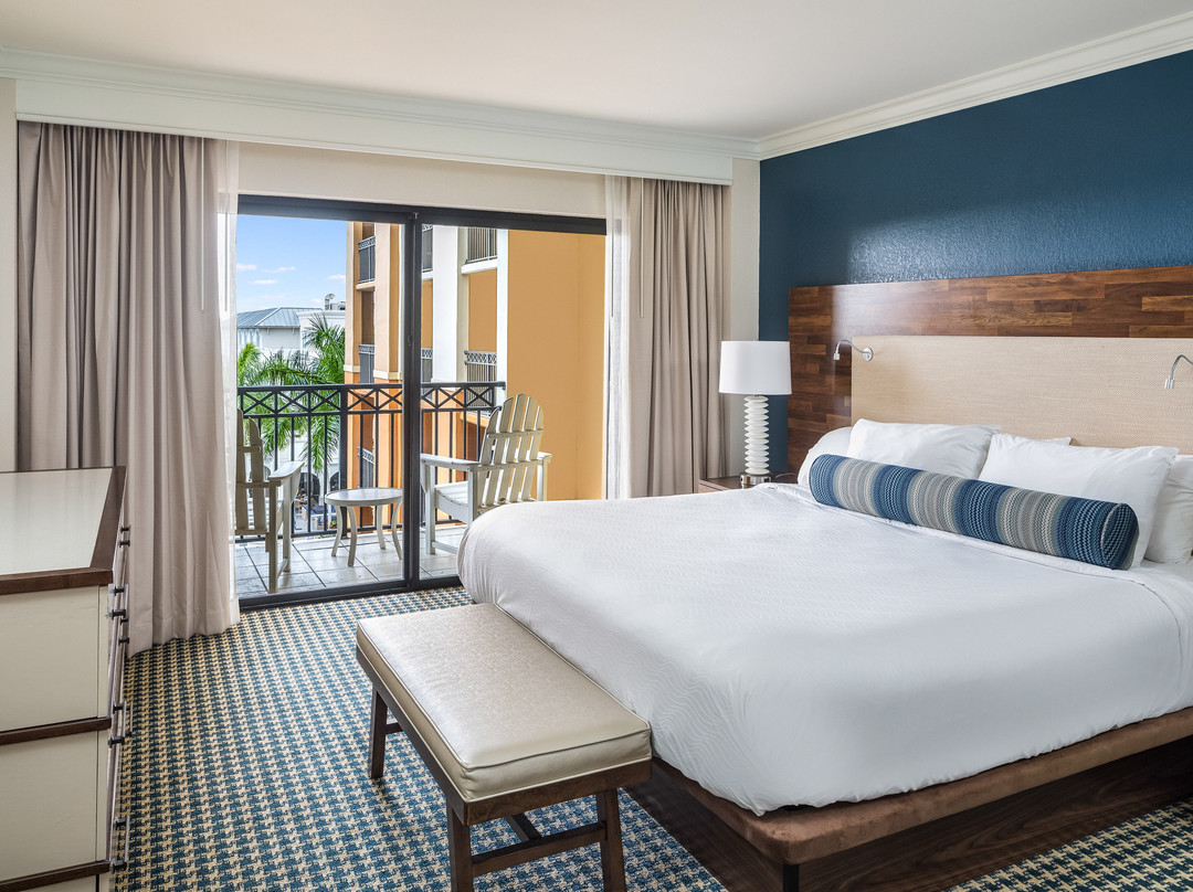 The Atlantic Suites on The Ave主图