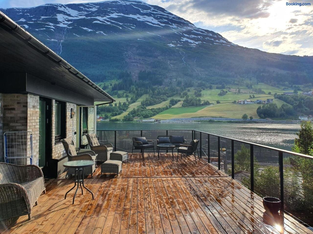 Panorama Leiligheter I Olden Med Fjordutsikt - Hoy Standard!