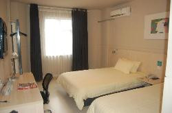 胶州市酒店住宿-青岛锦江之星胶州东路店 