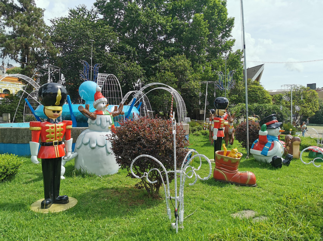 Praça Julio Domingues Pereira-坎普斯－杜若尔当必去景点