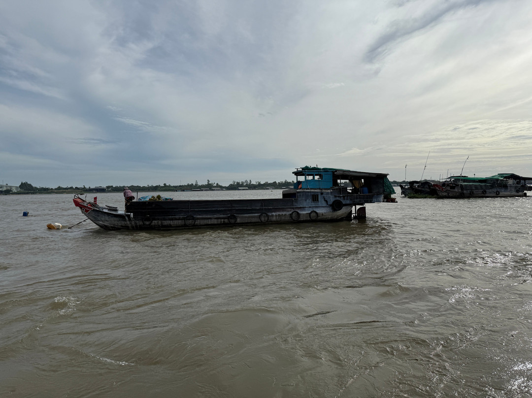 Long Xuyen Floating Market-Long Xuyen必去景点