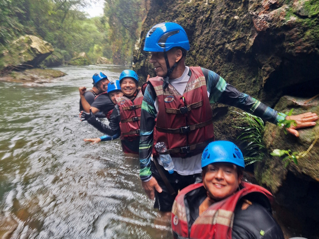 Adventurous Friends景点图片