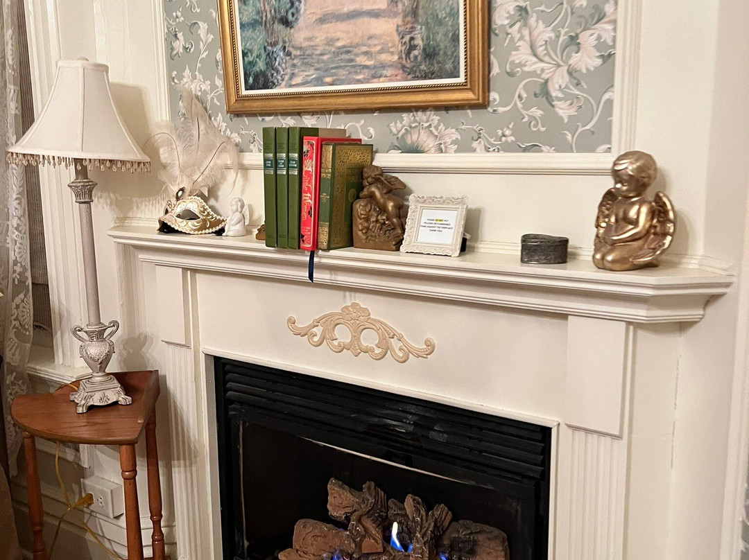 Aurora Staples Inn主图