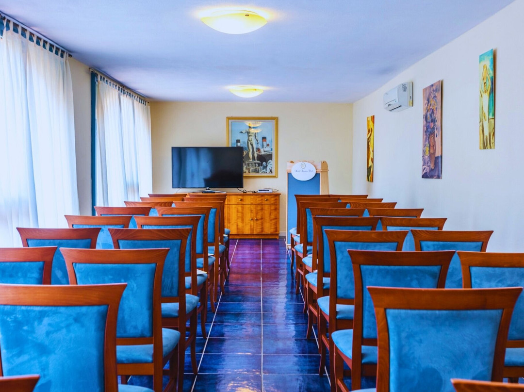 伊波密亚俱乐部酒店主图