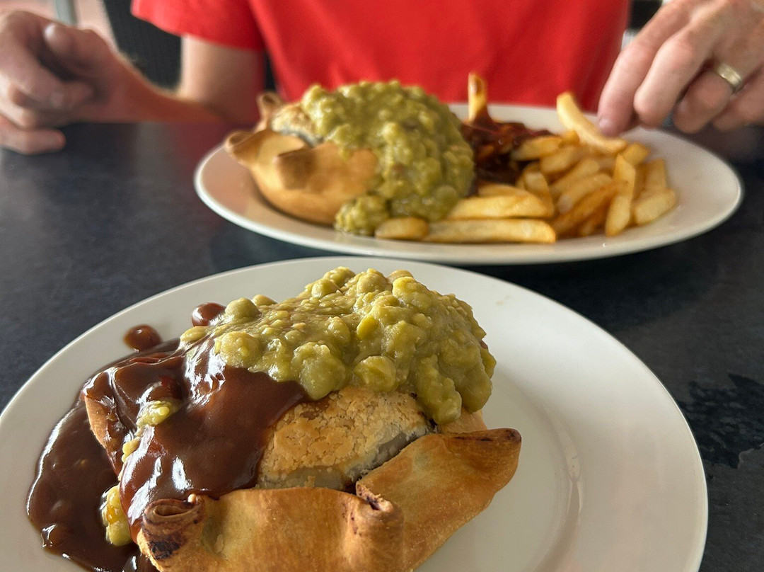 Pinnacle Hotel主图