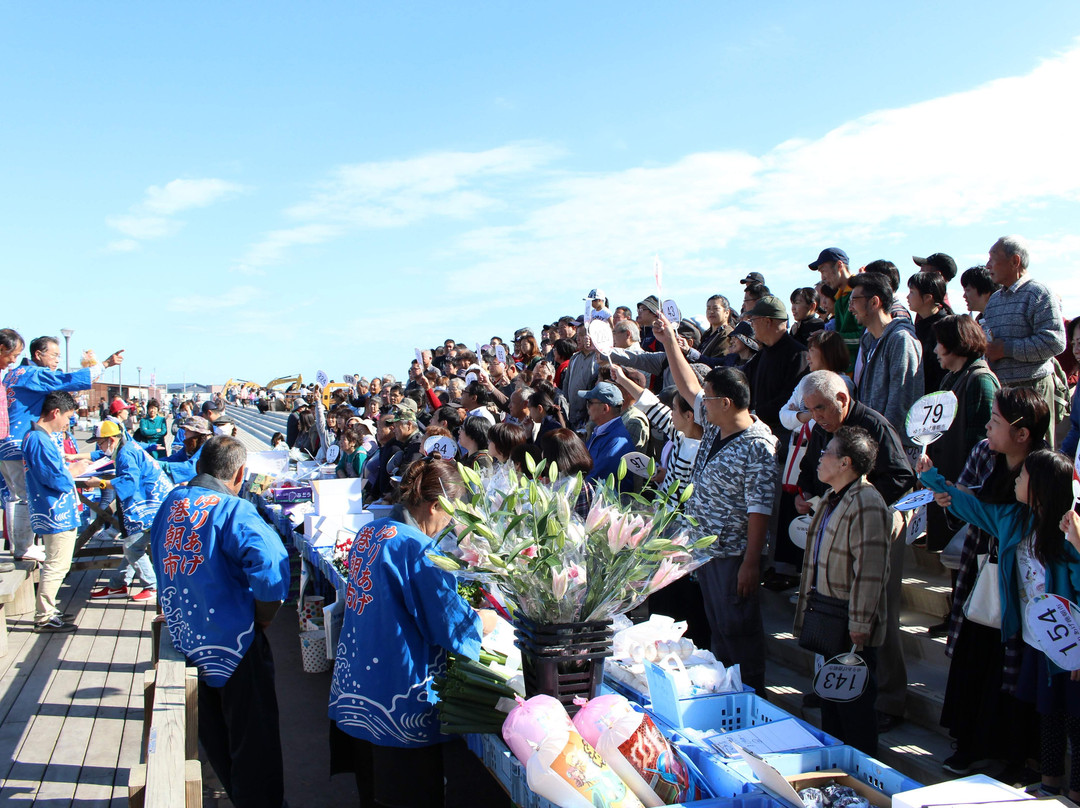 宫城县旅游景点-Yuriage Harbor Morning Market / Maple Hall