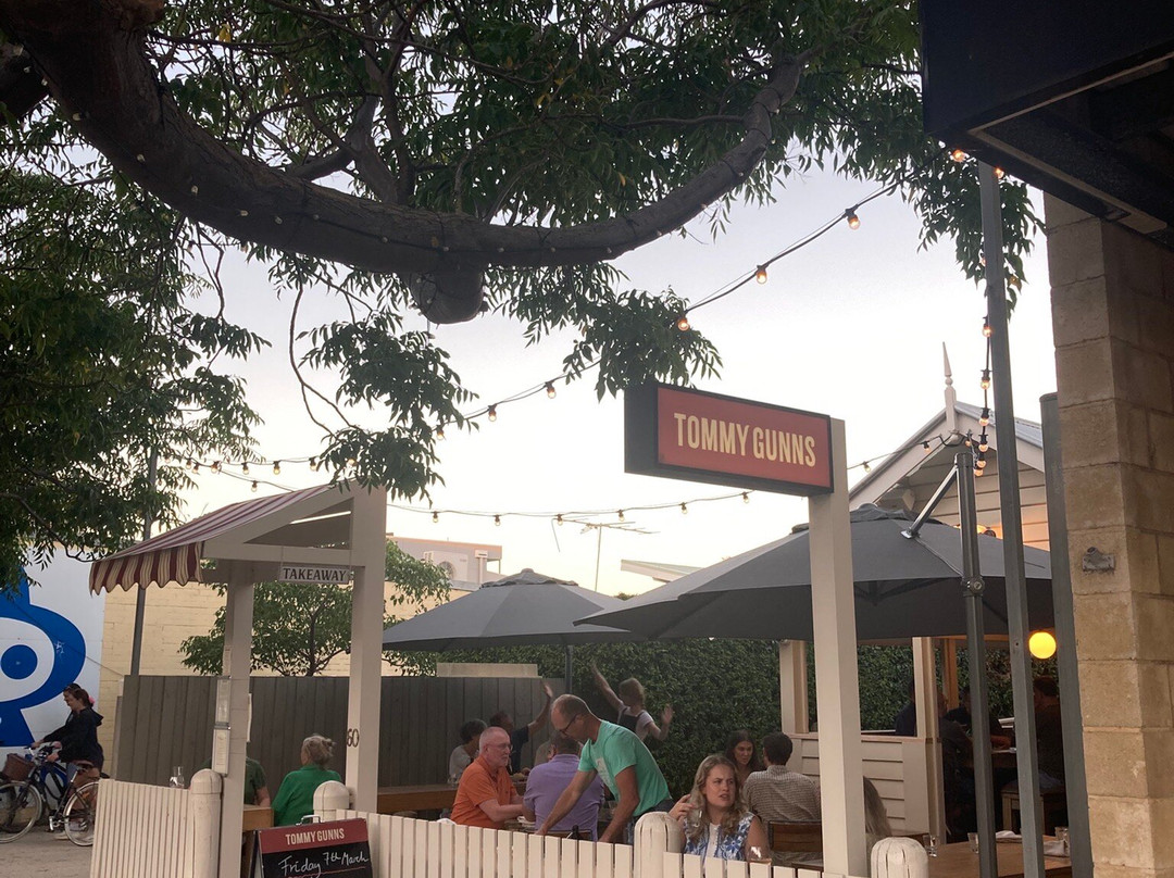 巴望头餐馆和美食-Tommy Gunns