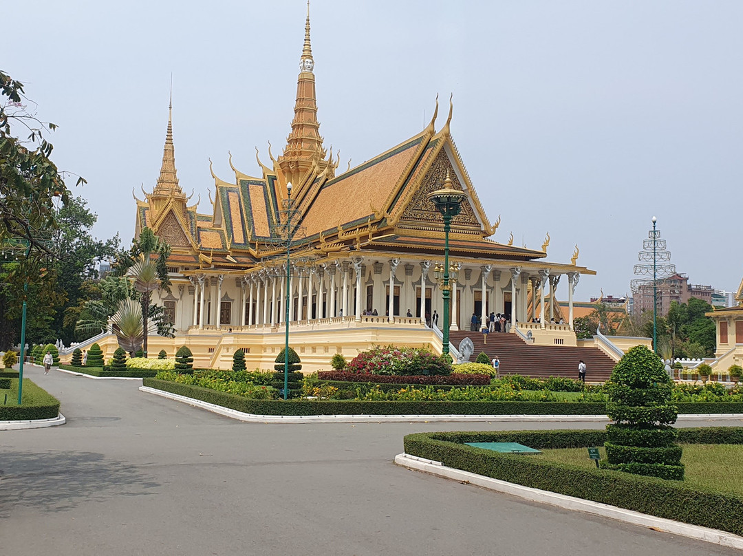 Sophun Tuk-tuk and Van-金边必去景点