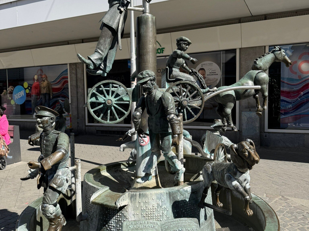 Dürener Originale – Brunnendenkmal-迪伦必去景点