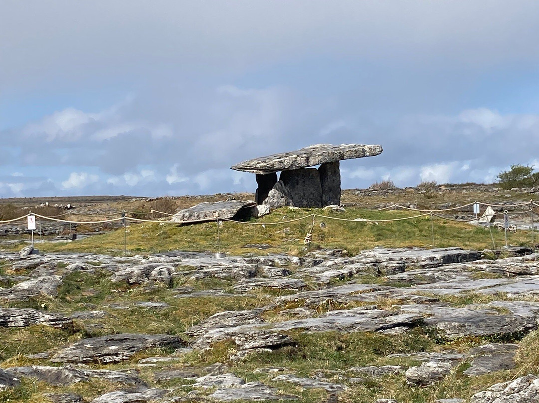Poulnabrone Dolmen景点图片