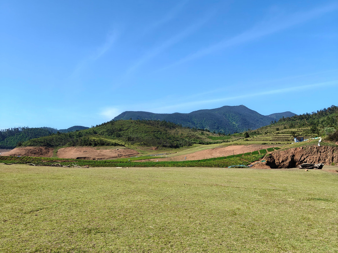 德斯蒂尼农场酒店主图