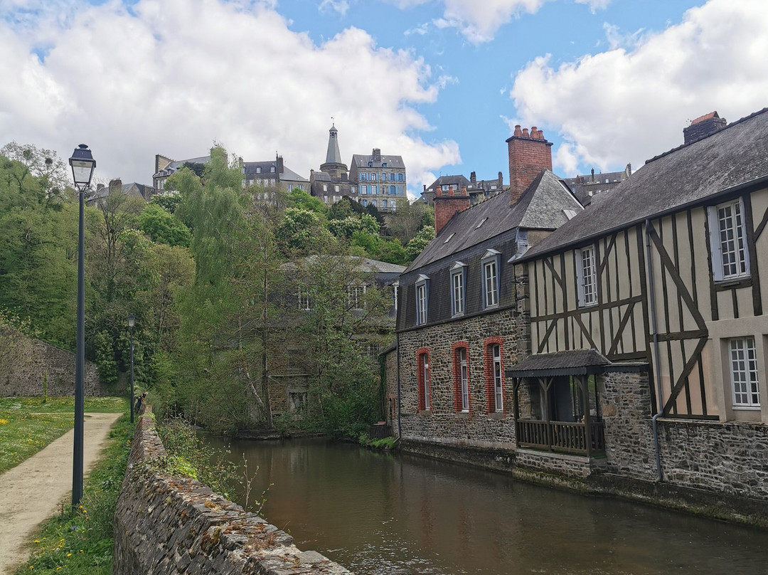 Les Jardins du Val Nancon-Fougeres必去景点