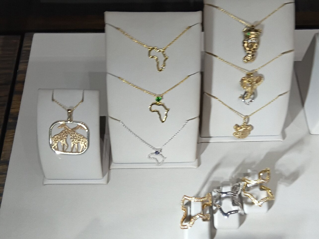 Shimansky Jewellers Rockwell-Green Point必去景点