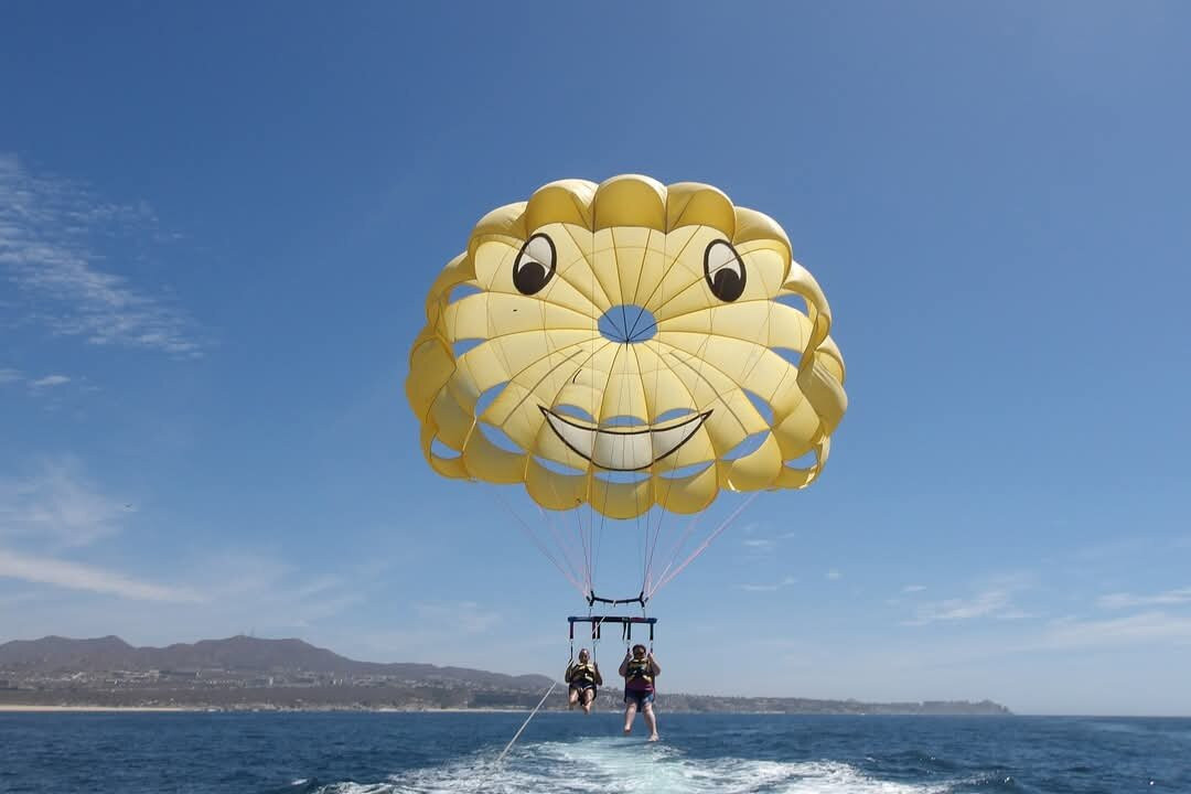 Happy Flights Cabo Parasailing景点图片
