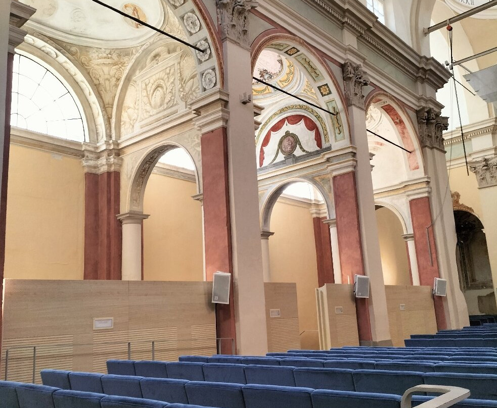 Auditorium Ex-Chiesa di San Francesco-基亚瓦里必去景点