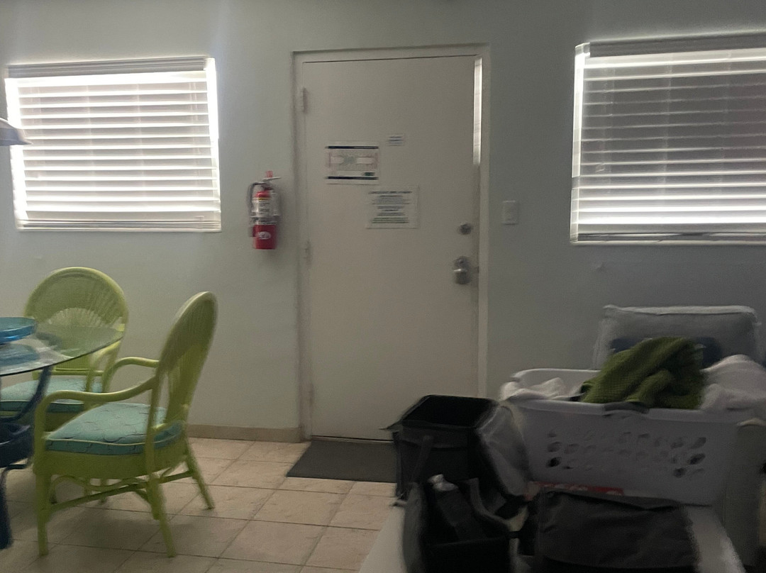 Continental Inn主图