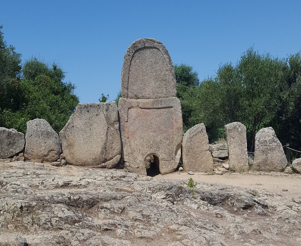 Tomba dei Giganti di Coddu Vecchiu-Arzachena必去景点