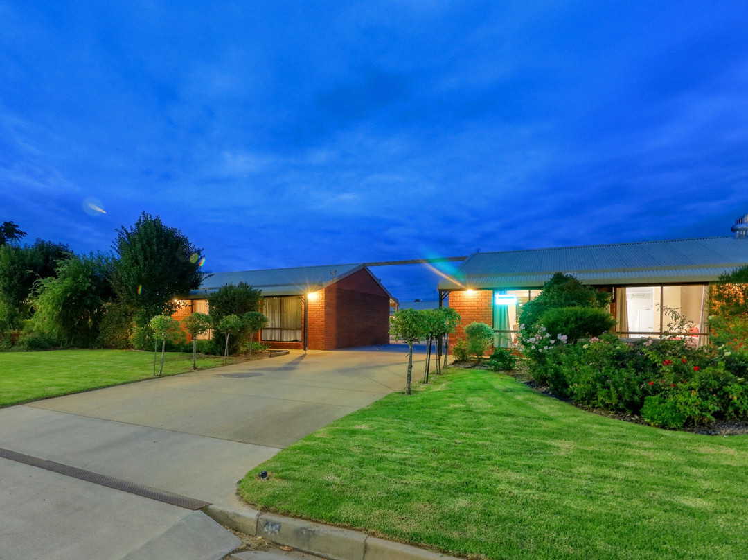 Riverland Motel主图