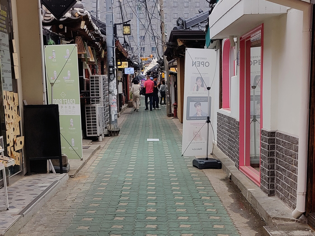 Ikseon-dong Hanok Street-首尔必去景点