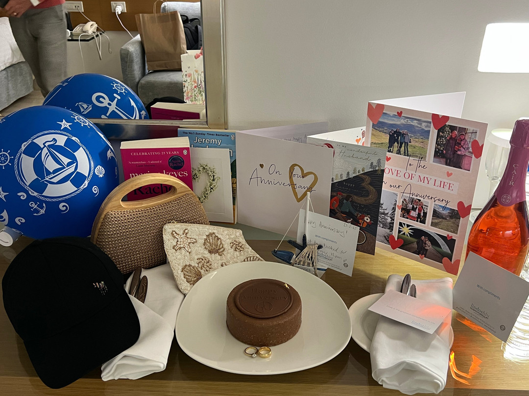 林多斯布鲁酒店主图