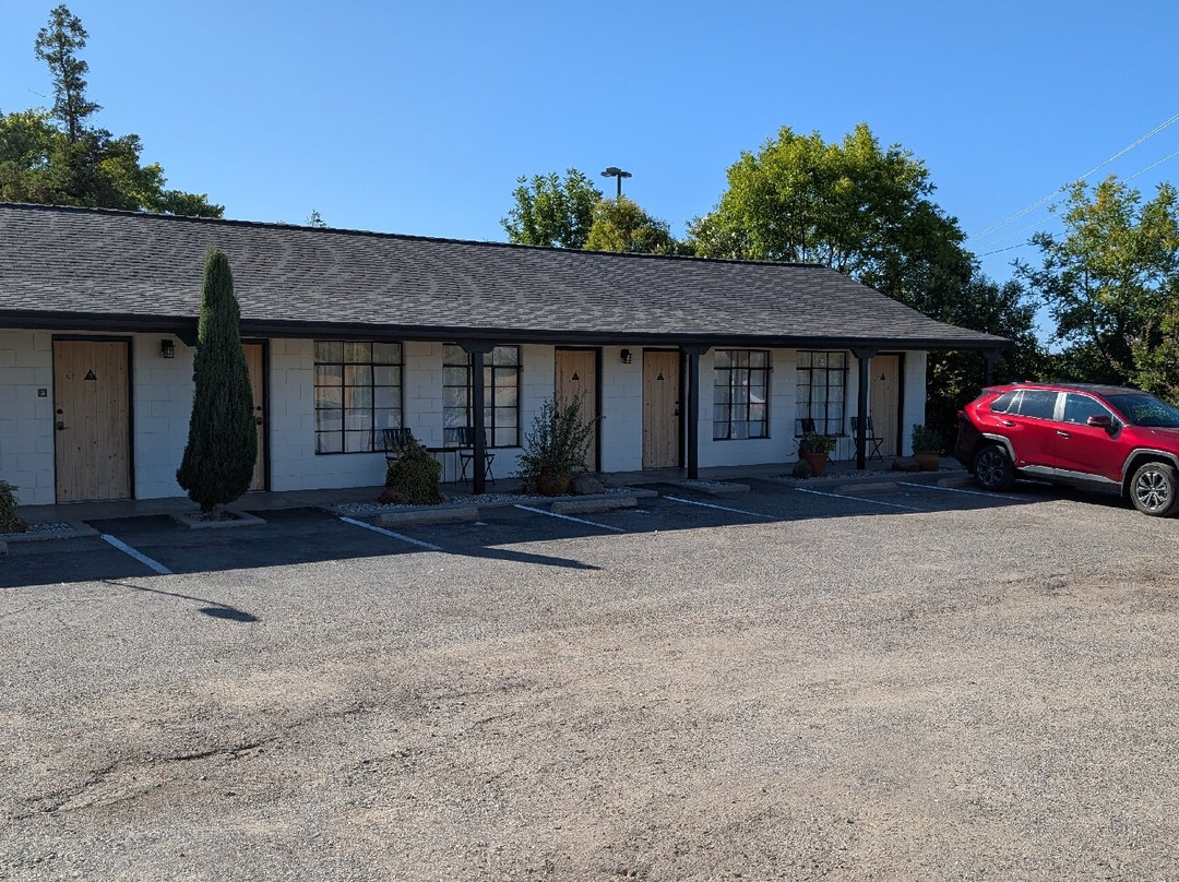 Triangle Motel主图