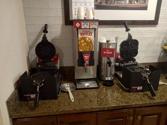 Drury Inn & Suites St. Louis St. Peters主图