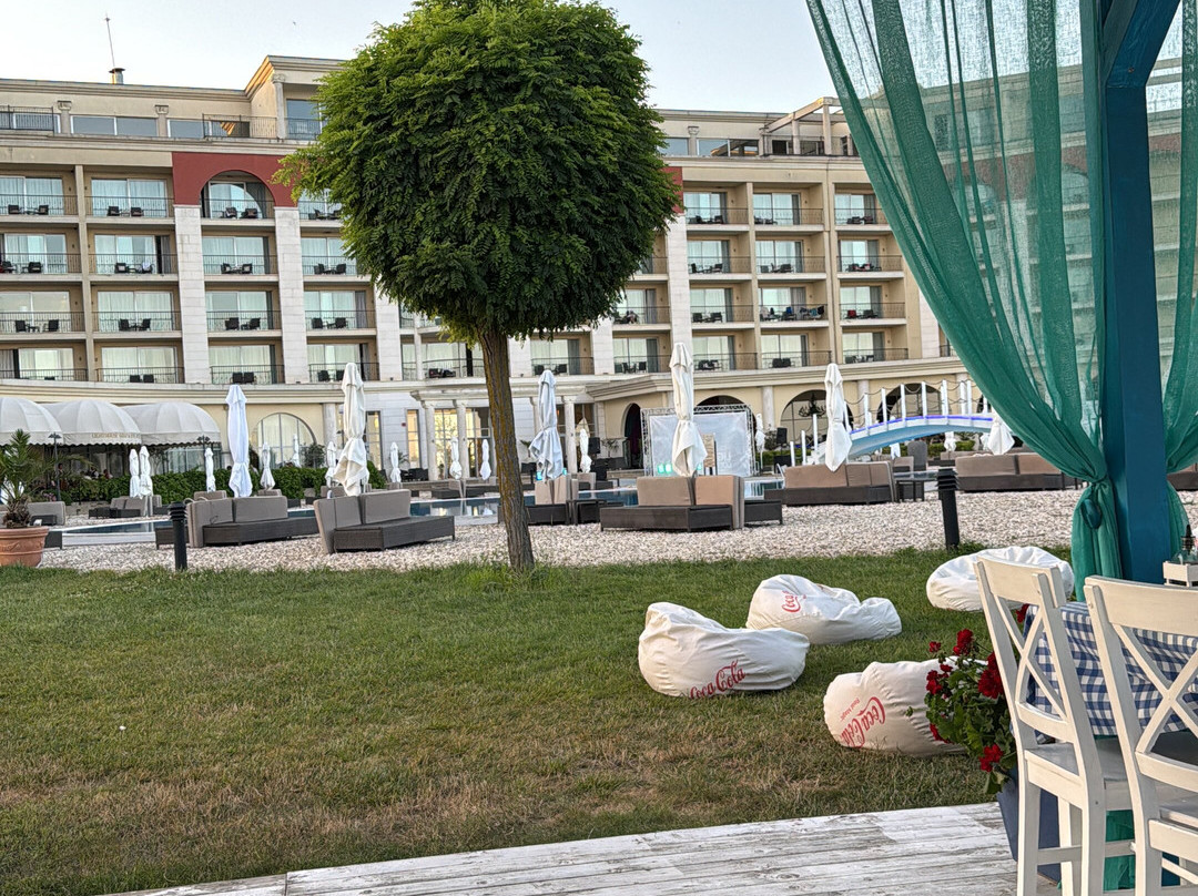 灯塔高尔夫温泉度假酒店主图