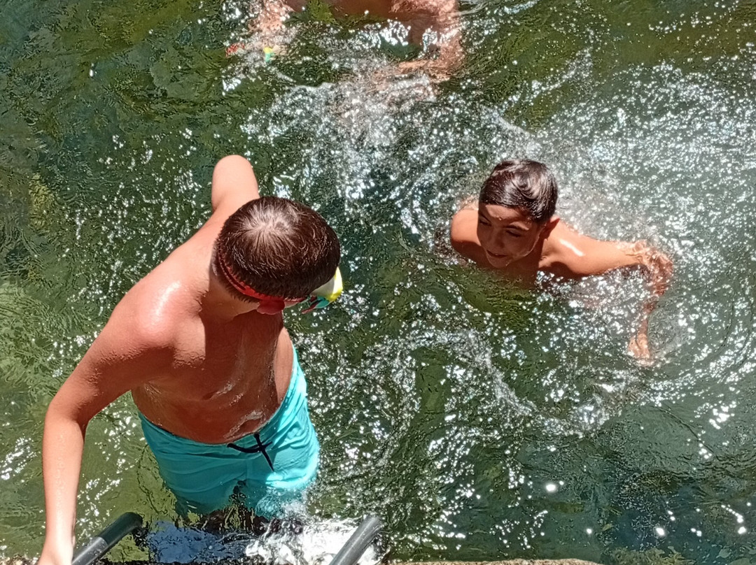 Praia Pluvial Lapa Dos Dinheiros-Lapa dos Dinheiros必去景点