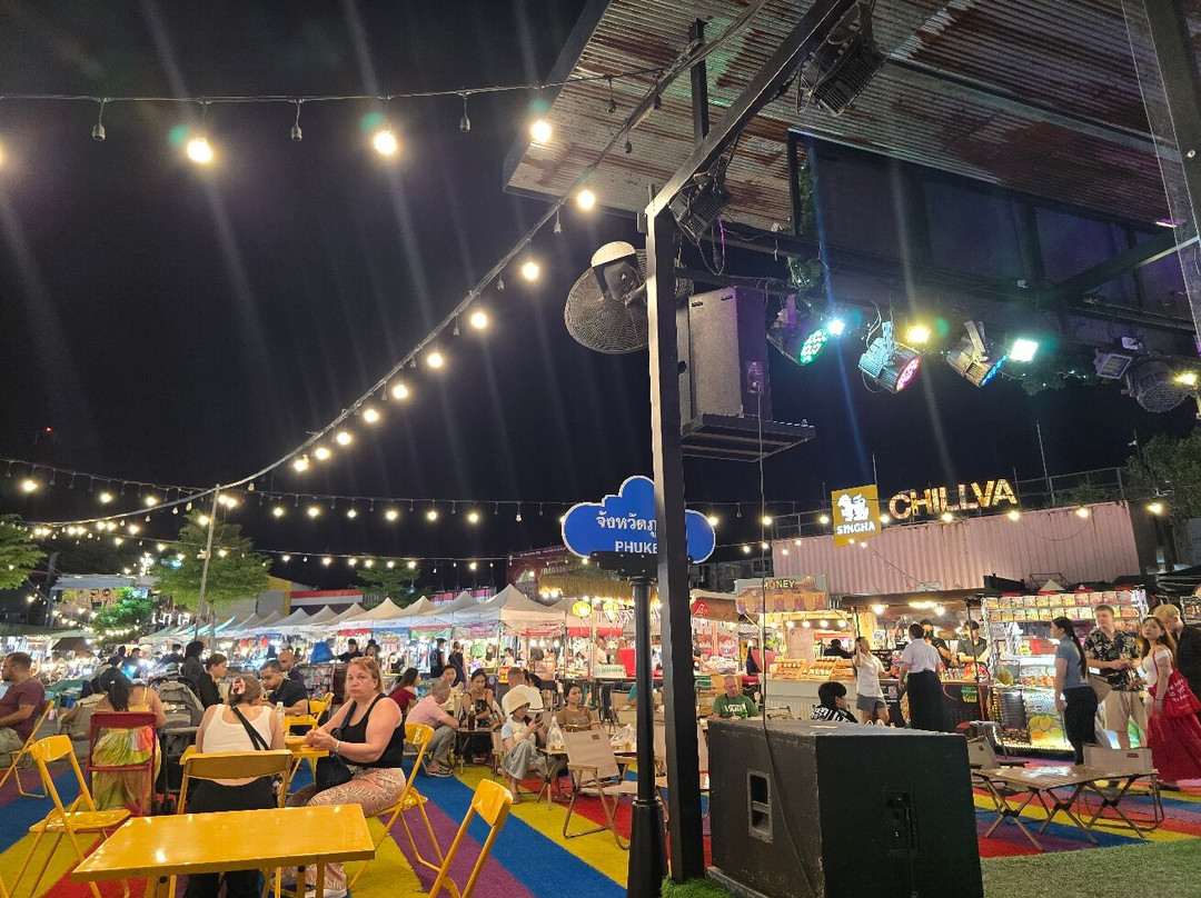 集装箱夜市-普吉镇必去景点