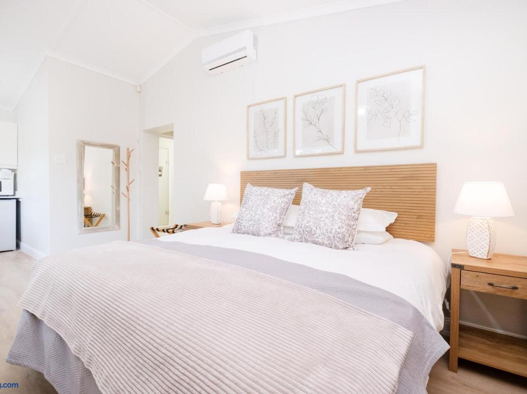 10Vdw Self Catering Apartments-Newly Renovated!