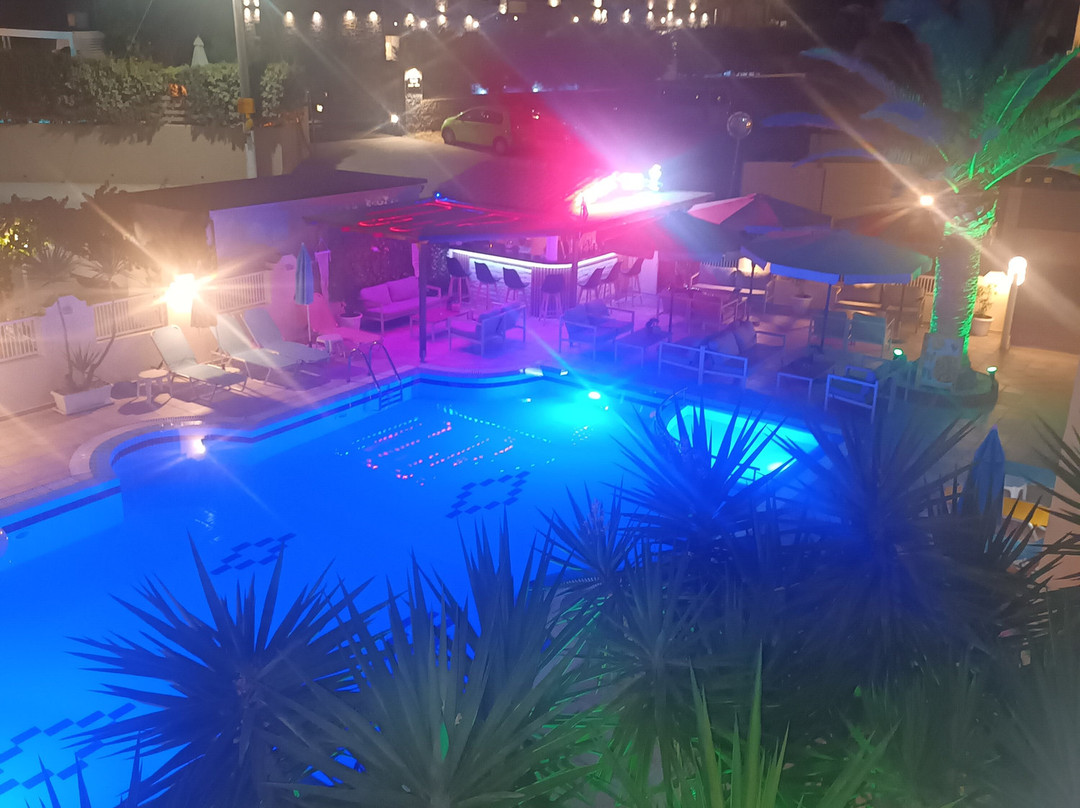 Cosmi Apartments主图