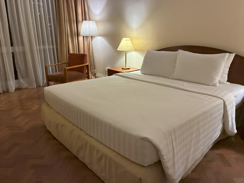 茵雅湖酒店主图